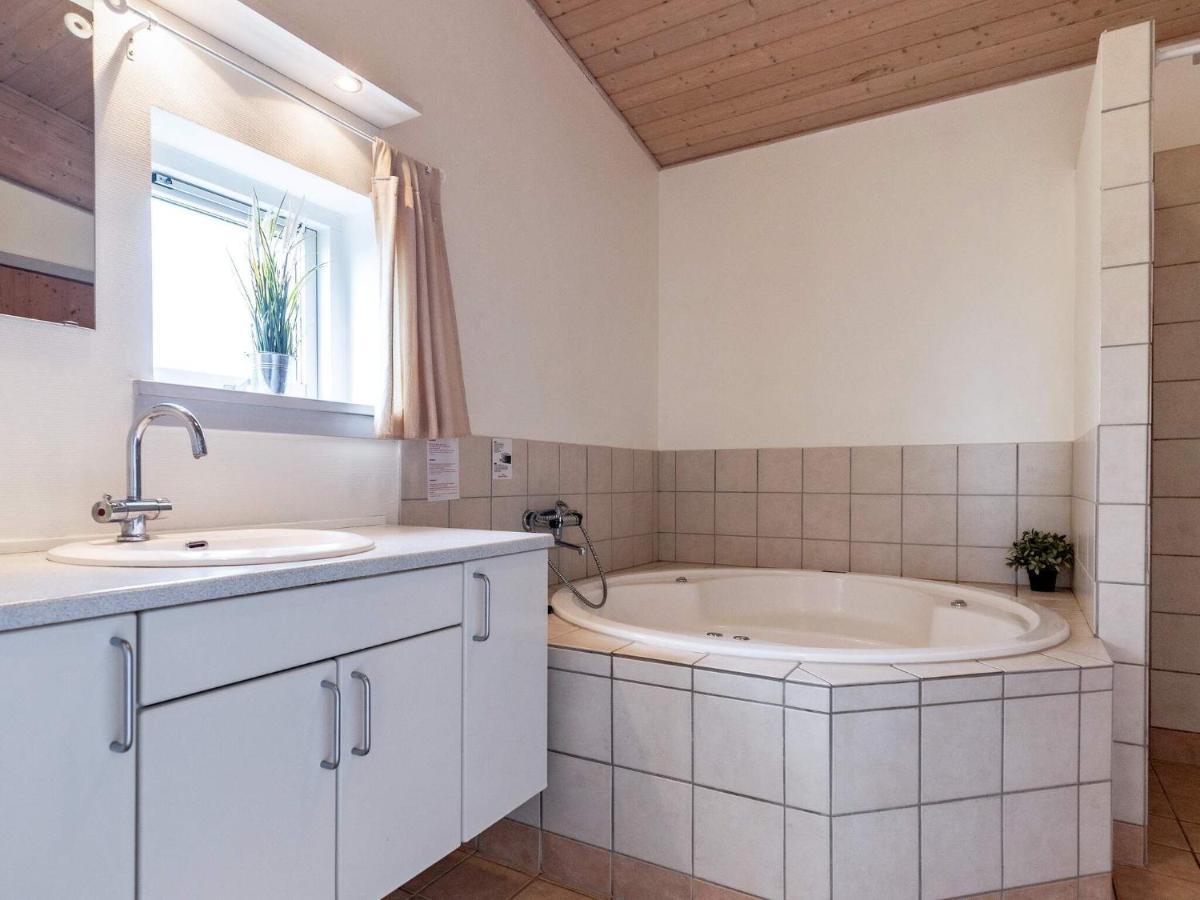 8 Person Holiday Home In Fåborg Zewnętrze zdjęcie